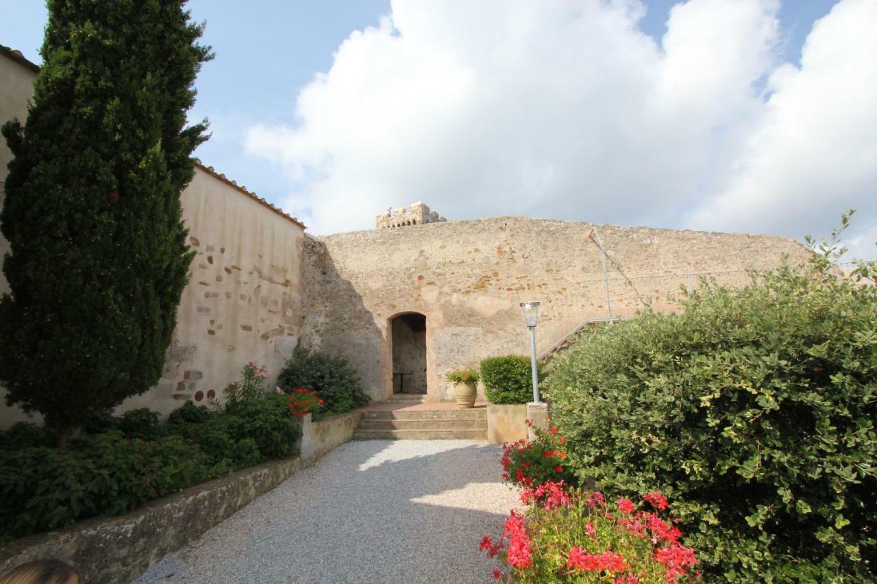 Castello Di Populonia Villa A Mare 외부 사진